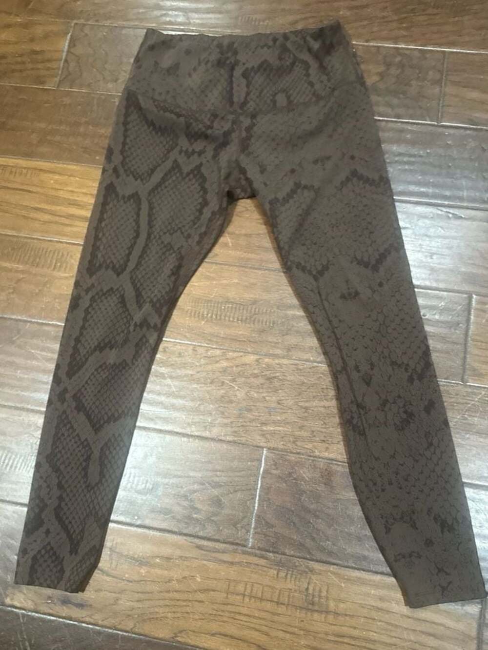 Varley Luna High-Rise Leggings in Burnt Snake, Size M‎